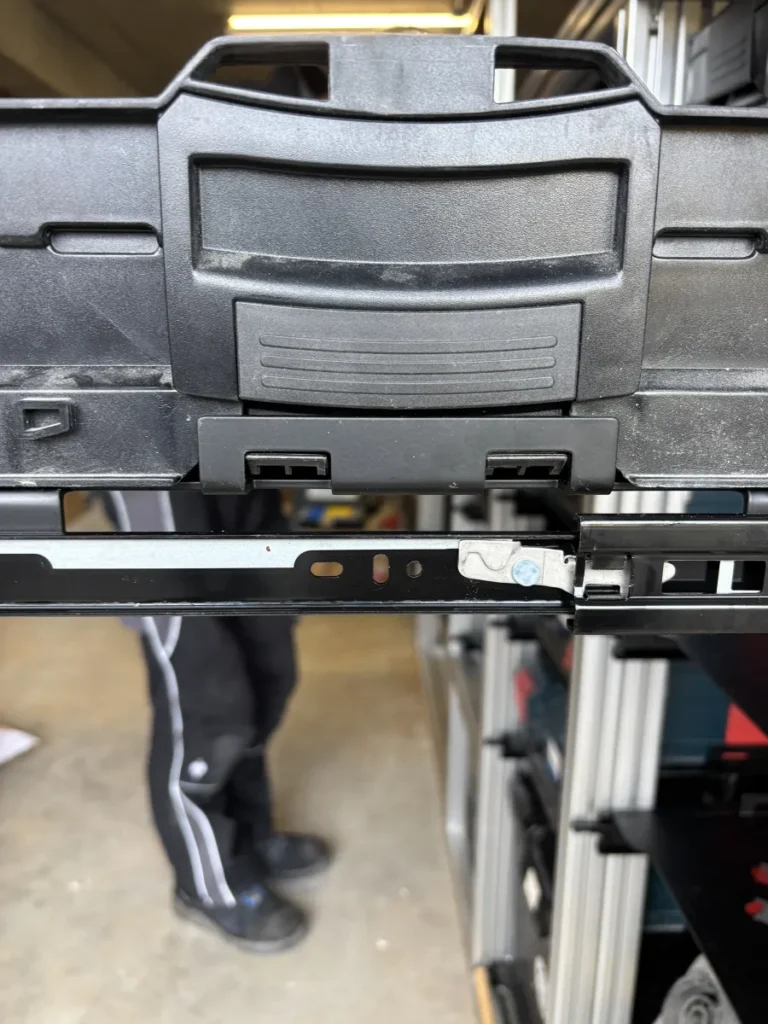 Sortimo L-Boxx im Auszug